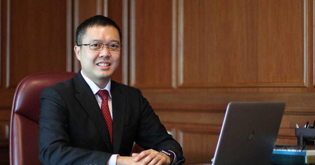 «  L’IA est un outil, pas une menace – mais il faut s’y préparer maintenant » : Evan Cheah, Executive Director Asia, Singapore Cooperation Enterprise
