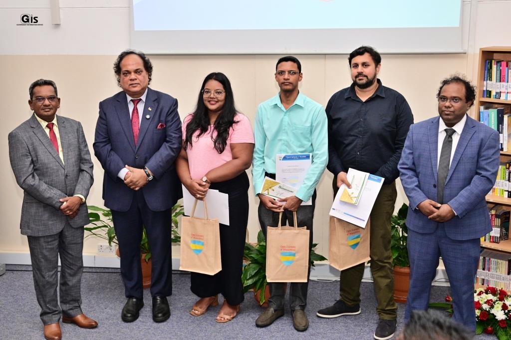 World Book and Copyright Day 2026 : le ministre Sukon appelle à raviver la culture de la lecture