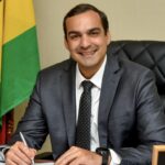 Adrien Duval hausse le ton sur plusieurs dossiers gouvernementaux