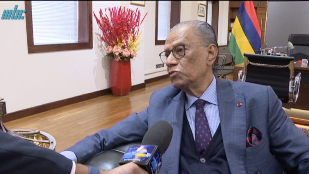 « Si dimoun pa lé travay, pran retret ale ! » : Navin Ramgoolam dénonce les blocages au ministère de la Santé